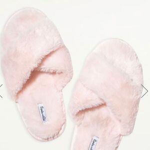SPLENDID Pink Fluffy Crisscross Peep Toe Slippers M/L NWT